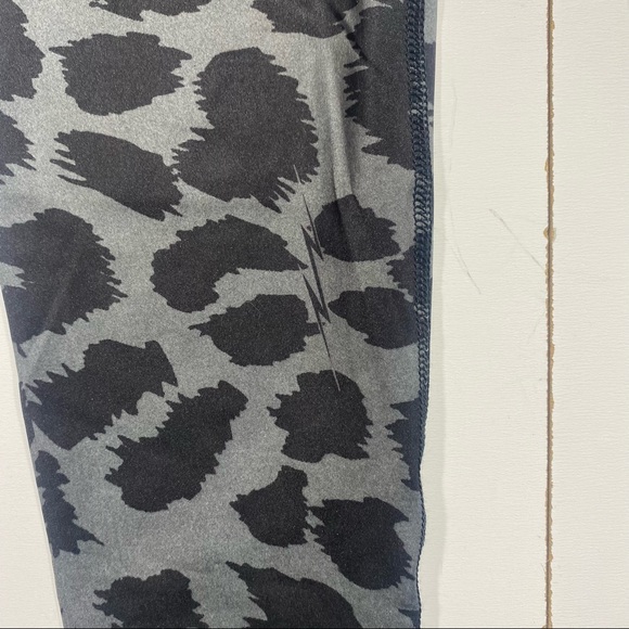 Elektrix Love Eco Conscious Streetwear Recycled Cheetah Print Leggings NWT M - Picture 9 of 16